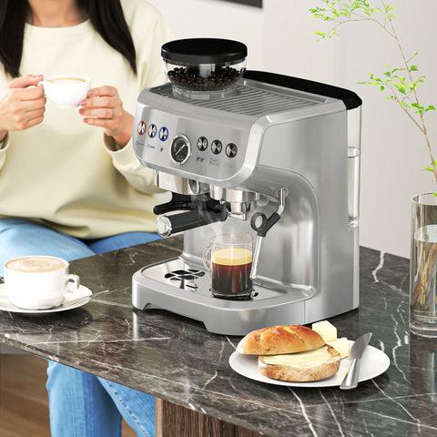 Espresso Machine, Bean Grinder & Steam Wand, 15 Bar Pressure, Silver.