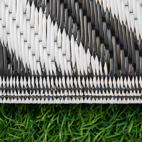 121x182cm Reversible Outdoor Rug Portable Plastic Straw RV  Outsunny